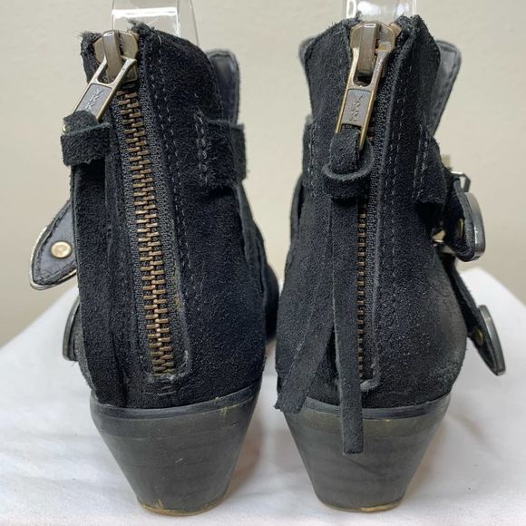 Steve Madden Cinch Distressed Leather Ankle Booties Buckle Cutout - Picture 4 of 10